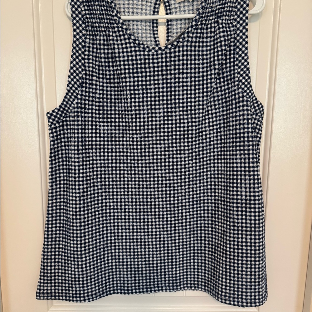 NWT Loft Women’s Sleeveless Seersucker Navy/white Blouse size large